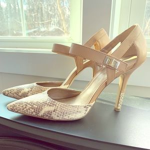Snake print stilettos. Sz. 10